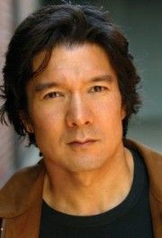 Tohoru Masamune,                                     acteur                                                                        dans Les Feux de l&#039;Amour