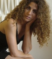 Ilana Castro,                                                                             voix française                                dans Les Feux de l&#039;Amour