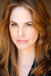 Stephanie Erb,                                     actrice                                                                        dans Les Feux de l&#039;Amour