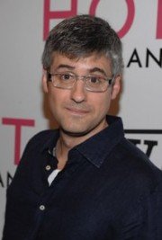 Mo Rocca,                                     acteur                                                                        dans Les Feux de l&#039;Amour