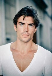 Julien Croquet,                                     acteur                                                                        dans Amour, Gloire et Beauté
