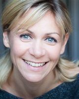 Christèle Billault,                                                                             voix française                                dans Amour, Gloire et Beauté