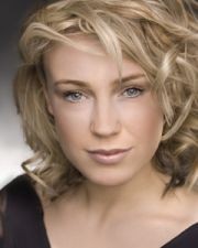 Catriona Toop,                                     actrice                                                                        dans Amour, Gloire et Beauté