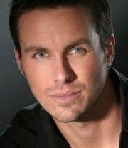 Brody Hutzler,                                     acteur                                                                        dans Les Feux de l&#039;Amour