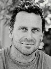 Ethan Wayne,                                     acteur                                                                        dans Amour, Gloire et Beauté