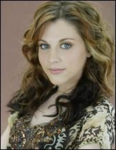 Adrianne Leon,                                     actrice                                                                        dans Les Feux de l&#039;Amour