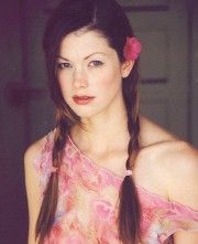 Emily Harrison,                                     actrice                                                                        dans Amour, Gloire et Beauté