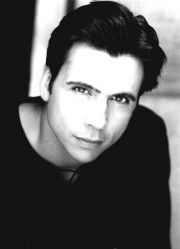 Joe Tabbanella,                                     acteur                                                                        dans Les Feux de l&#039;Amour