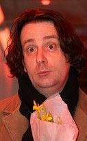 Cyrille Artaux,                                                                             voix française                                dans Les Feux de l&#039;Amour