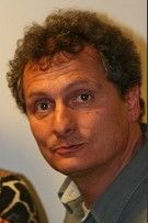 Patrick Borg,                                                                             voix française                                dans Les Feux de l&#039;Amour