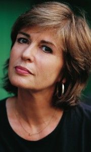 Pauline Larrieu,                                                                             voix française                                dans Les Feux de l&#039;Amour