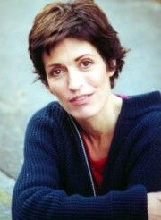 Sophie Arthuys,                                                                             voix française                                dans Les Feux de l&#039;Amour