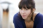 Estelle Simon,                                                                             voix française                                dans Les Feux de l&#039;Amour