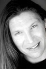 Jérôme Pauwels,                                                                             voix française                                dans Amour, Gloire et Beauté