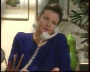 Amelia White,                                     actrice                                                                        dans Les Feux de l&#039;Amour