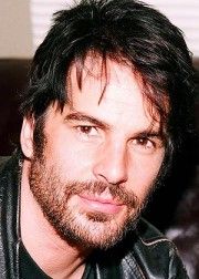 Thom Bierdz,                                     acteur                                                                        dans Les Feux de l&#039;Amour