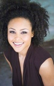 Hayley Marie Norman,                                     actrice                                                                        dans Les Feux de l&#039;Amour