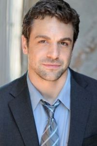 Chris McKenna revient dans les Feux de l'Amour