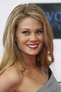 Kim Matula sur les écrans avec Scott Eastwood !
