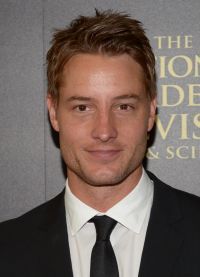 Justin Hartley (Adam Newman) dans le pilote d'une nouvelle série