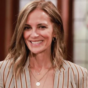 Taylor est de retour dans Amour, Gloire et Beauté – Top Models, jouée par Rebecca Budig