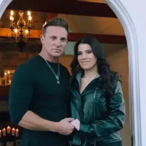 Steve Burton, star de General Hospital et ex Dylan McAvoy des Feux de l'Amour, annonce ses fiançailles !