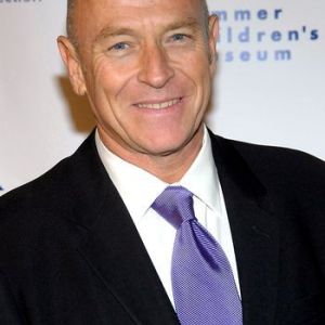 Corbin Bernsen (Père Todd Williams) bientôt en visite à Genoa !