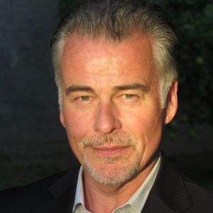 Ian Buchanan (James Warwick) de retour dans Amour, Gloire et Beauté – Top Models