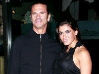 Carnet Rose : Lorenzo Lamas fiancé pour la 5ème fois!