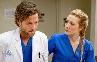 Jennifer Finnigan dans Monday Mornings