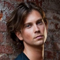 Zack Stinnett,                                     personnage                                 dans Les Feux de l&#039;Amour