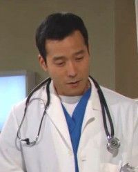 Docteur Faulk,                                     personnage                                 dans Amour, Gloire et Beauté