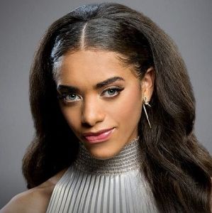Zoe Buckingham,                                     personnage                                 dans Amour, Gloire et Beauté