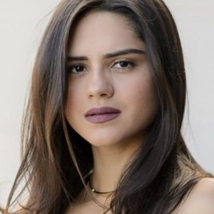 Lola Rosales,                                     personnage                                 dans Les Feux de l&#039;Amour