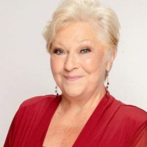 Traci Abbott,                                     personnage                                 dans Les Feux de l&#039;Amour