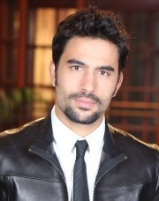 Alejandro Chavez,                                     personnage                                 dans Les Feux de l&#039;Amour