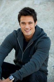 Austin Travers,                                     personnage                                 dans Les Feux de l&#039;Amour