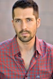 Matt Réceptionniste,                                     personnage                                 dans Les Feux de l&#039;Amour