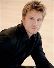 Shane McGrath,                                     personnage                                 dans Amour, Gloire et Beauté
