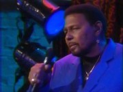 Aaron Neville,                                     personnage                                 dans Les Feux de l&#039;Amour