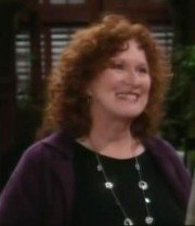 Mrs Lamont,                                     personnage                                 dans Les Feux de l&#039;Amour