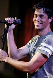 Enrique Iglesias,                                     personnage                                 dans Les Feux de l&#039;Amour