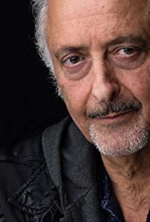 { name }},                                          acteur                                                                                  
 dans Les Feux de l'Amour