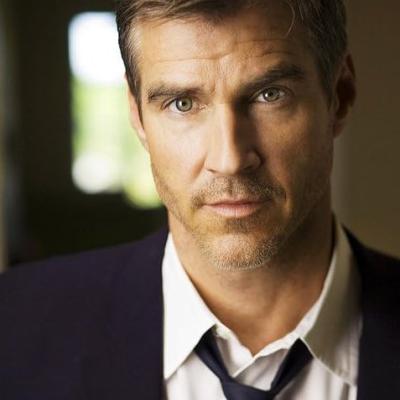 { name }},                                          acteur                                                                                  
 dans Les Feux de l'Amour
