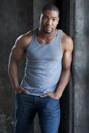 { name }},                                          acteur                                                                                  
 dans Les Feux de l'Amour