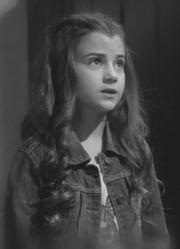 { name }},                                          actrice                                                                                  
 dans Amour, Gloire et Beauté