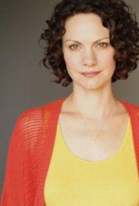 { name }},                                          actrice                                                                                  
 dans Amour, Gloire et Beauté