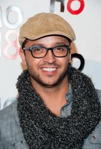 { name }},                                          acteur                                                                                  
 dans Amour, Gloire et Beauté