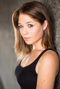 { name }},                                          actrice                                                                                  
 dans Les Feux de l'Amour