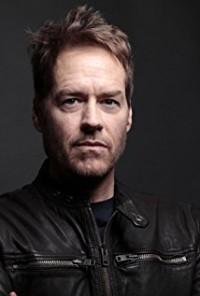 { name }},                                          acteur                                                                                  
 dans Les Feux de l'Amour